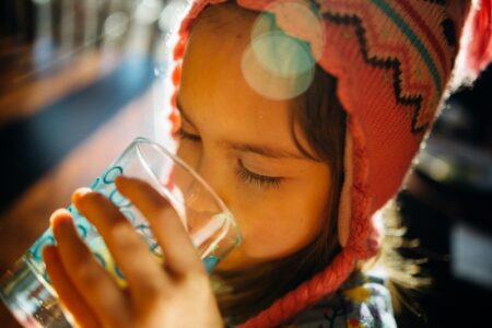 Acqua e salute orale: un legame fondamentale.